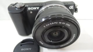 SONY デジタル一眼カメラ α5000 入荷！！